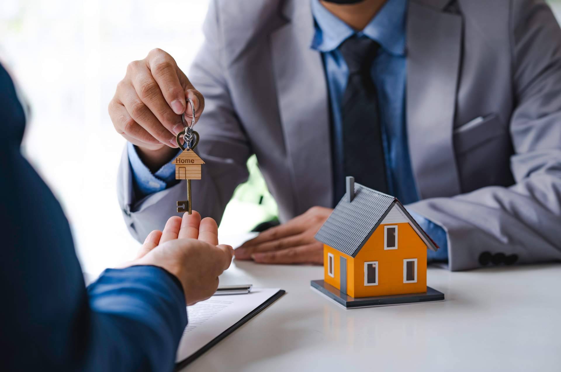 ¿Cuál es el precio para vender una vivienda en Málaga y Rincón de la Victoria?
