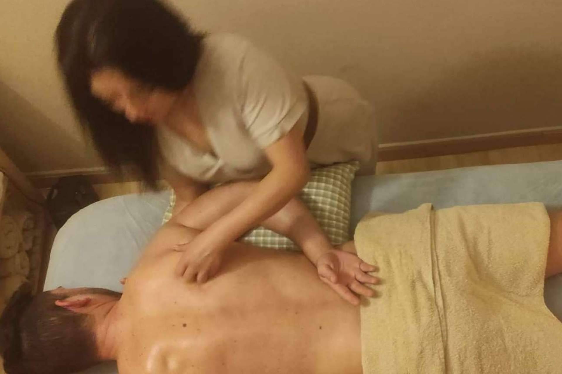 Técnicas corporales, masajes, terapias y rituales en el nuevo centro de Lakshmi Barcelona