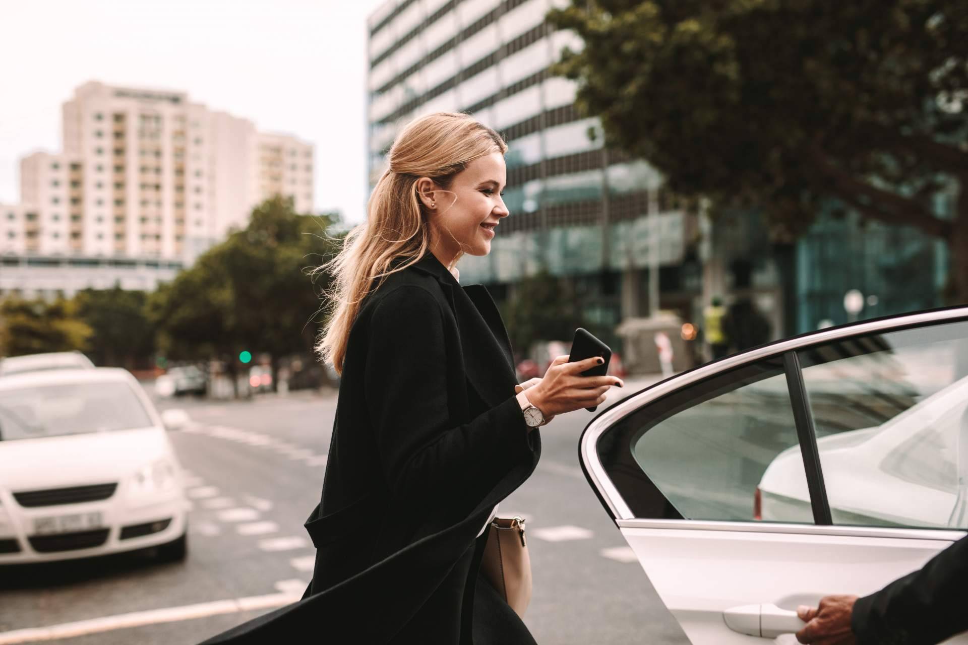 Traslados en taxi para empresas y particulares, de la mano de Taxihuelvavip.com