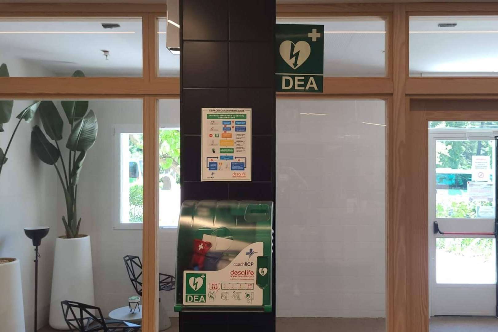 La importancia de contar con desfibriladores en comunidades de vecinos