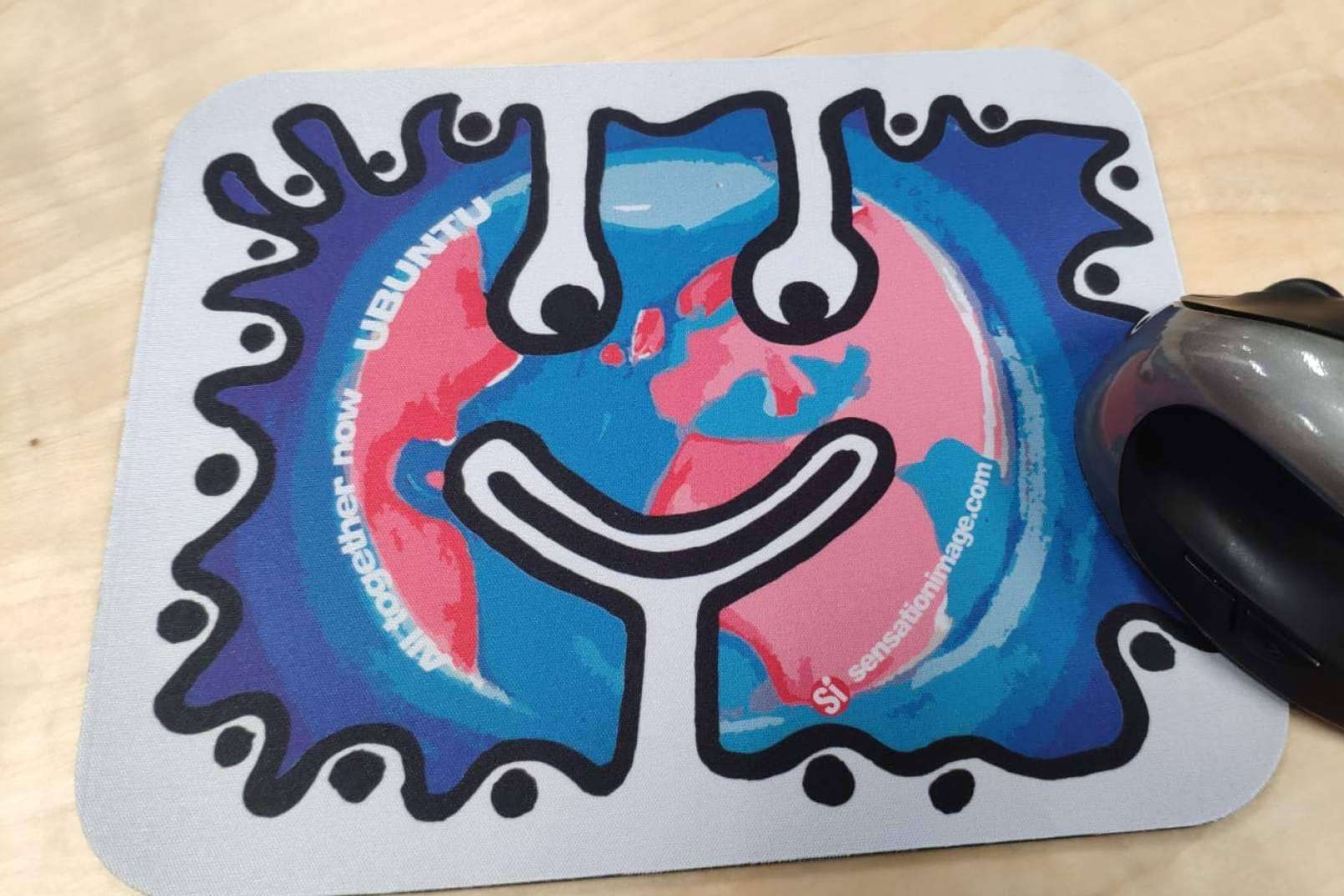 La empresa Sí sensationimage se dedica al merchandising personalizado