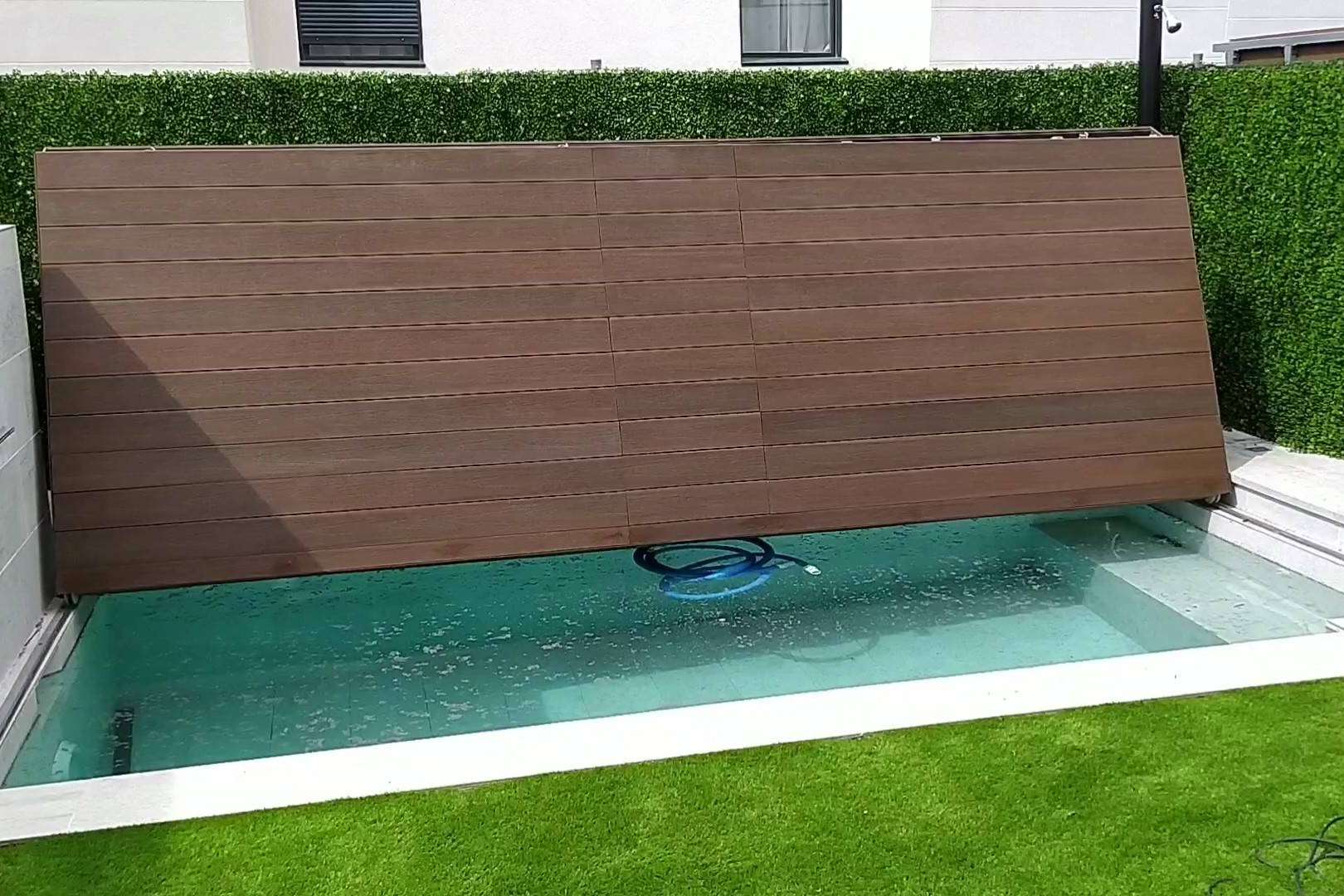 Cubiertas rígidas transitables para piscinas en el catálogo de NewCover