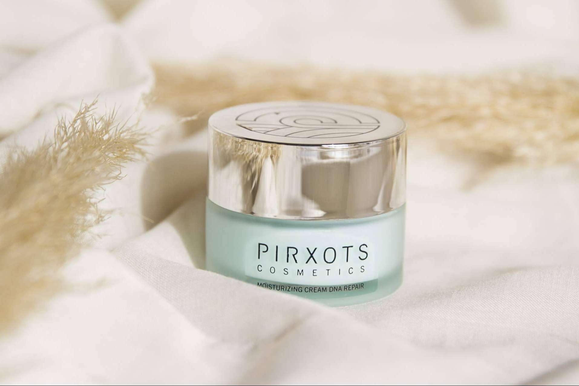 Seguir una rutina facial rejuvenece y mantiene saludable la piel, de la mano de la firma Pirxots Cosmetics