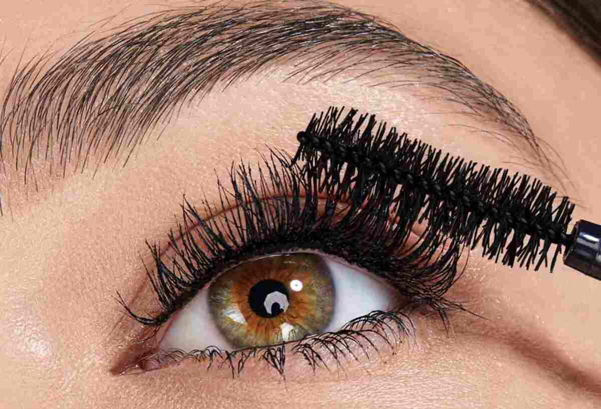 La máscara de pestañas más vendida en Amazon es de Maybelline y cuesta 9,95 euros