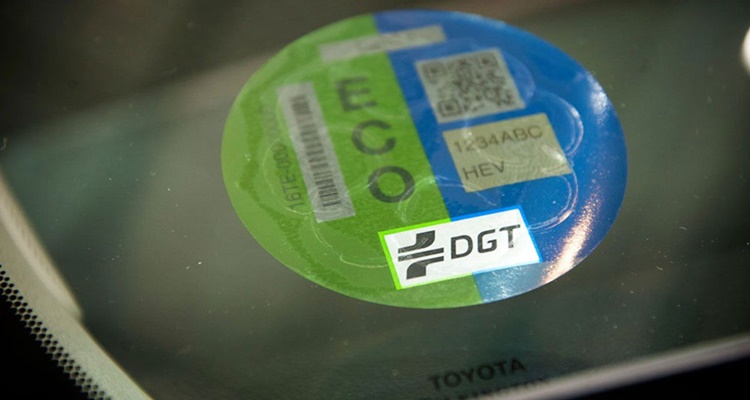 Modelos coches sin etiqueta medioambiental restricciones DGT