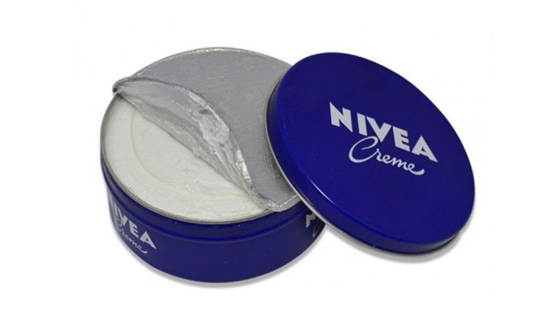 nivea de lata azul