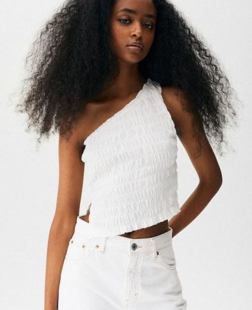 screenshot www.pullandbear.com 2022.03.27 12 35 08 Merca2.es