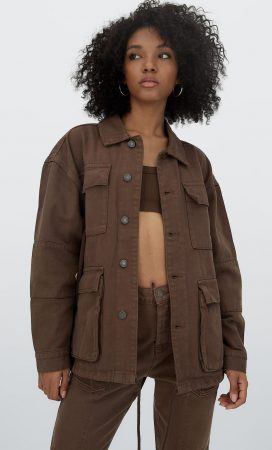 La nueva camiseta de Stradivarius que ha desatado la locura 7 Merca2.es sobrecamisa stradivarius 7 Merca2.es