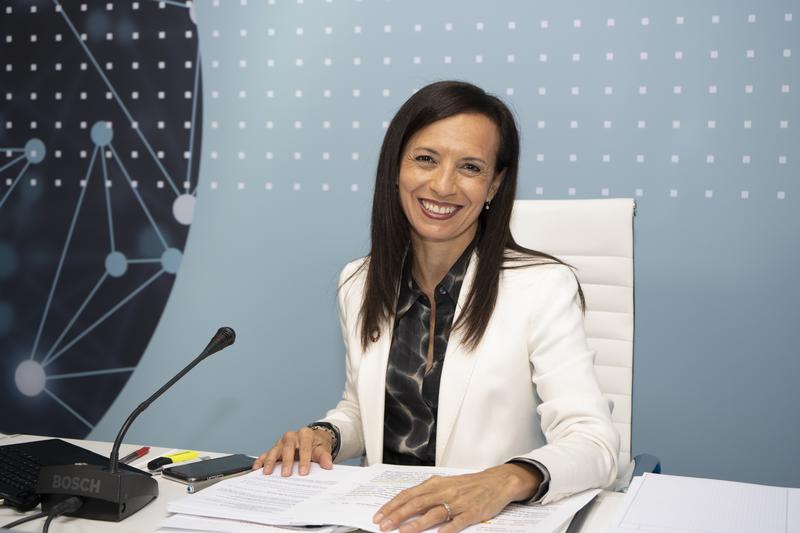 BME admite un programa multidivisa repatriado de REE de 1.000 millones de euros