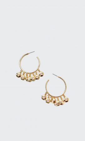 El collar de Stradivarius que parece de oro solo cuesta 7,99 euros 10 Merca2.es aros perla stradivarius 10 Merca2.es