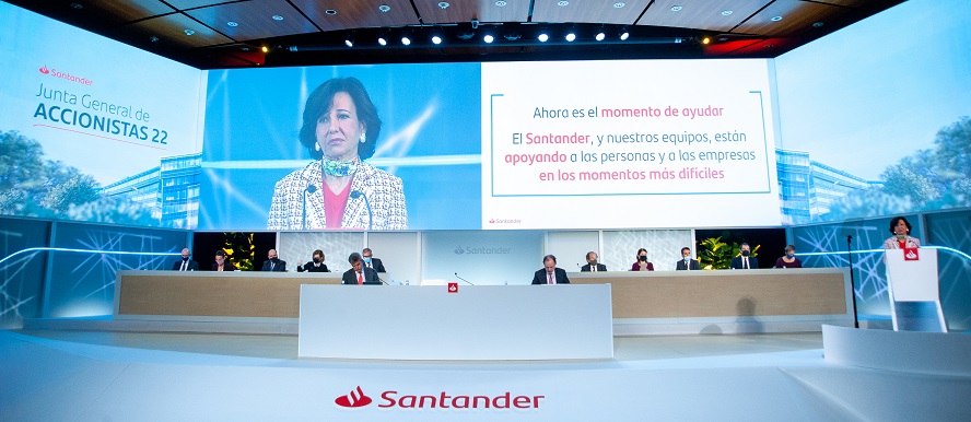 Ana Botín (Banco Santander) abandera las políticas sociales contra la crisis