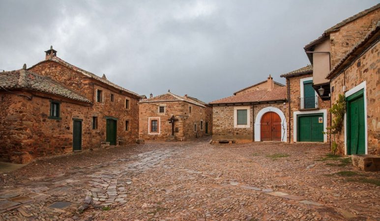 Los pueblos más bonitos de España para una escapada rural 18 Merca2.es castrillo Merca2.es