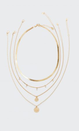 El collar de Stradivarius que parece de oro solo cuesta 7,99 euros 1 Merca2.es collar stradivarius 1 Merca2.es