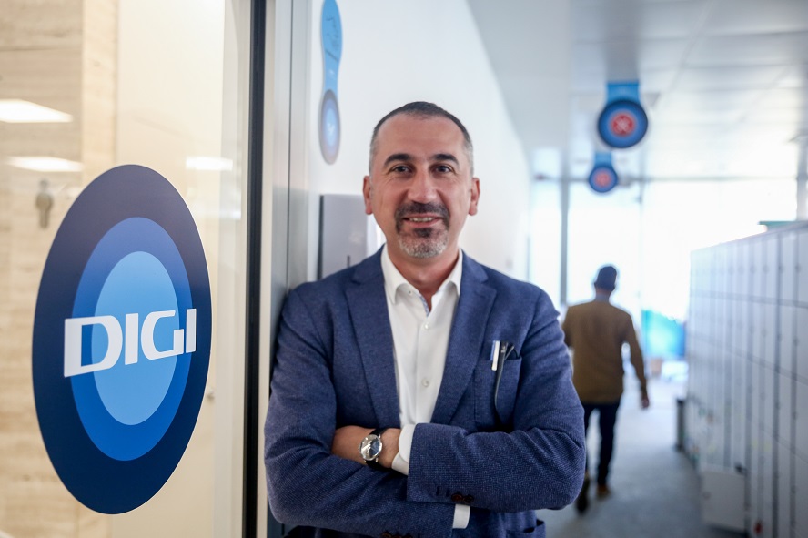 Los millones de clientes de Digi obligan a los pequeños a fusionarse