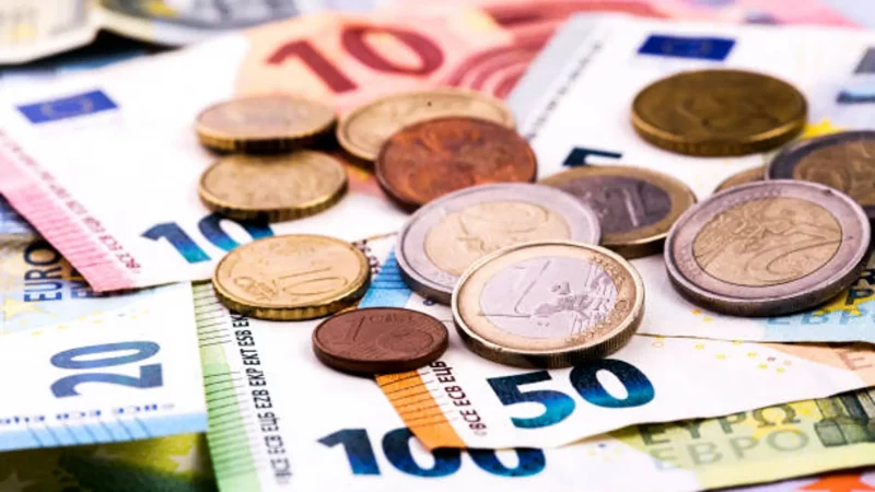 dinero euros Merca2.es