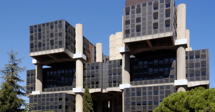 Los edificios más raros que puedes visitar en España