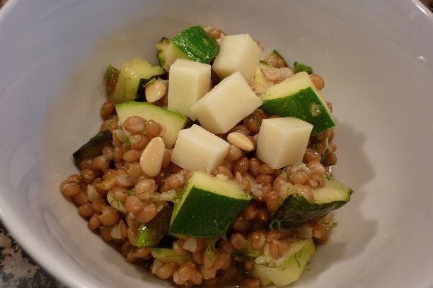 ensalada de calabacin con lentejas Merca2.es