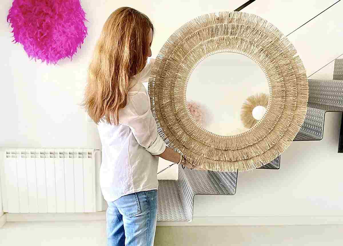 El espejo decorativo más cuqui de Amazon que amarás tener en tu hogar: redondo y con flecos