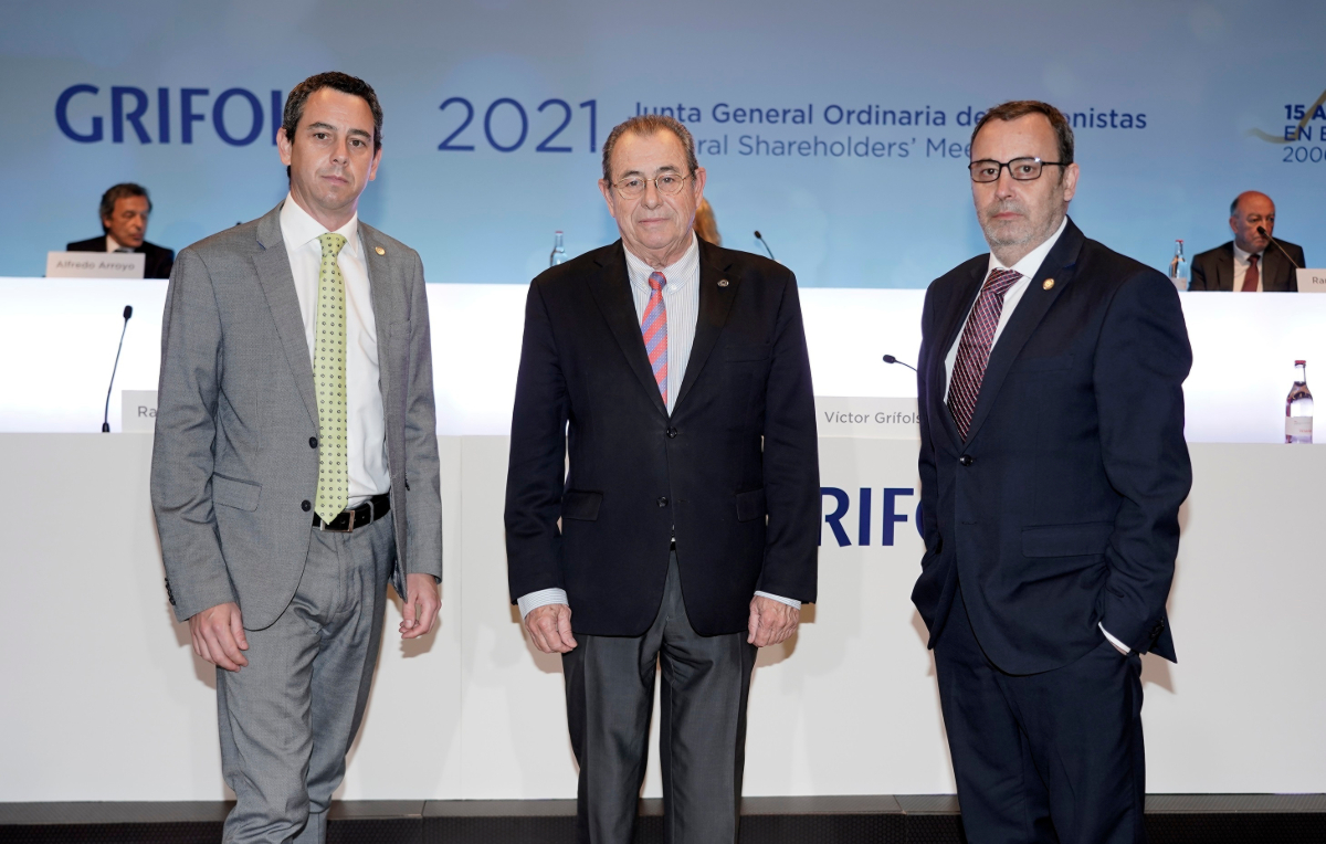 Grifols pone en riesgo su dividendo tras disparar su deuda