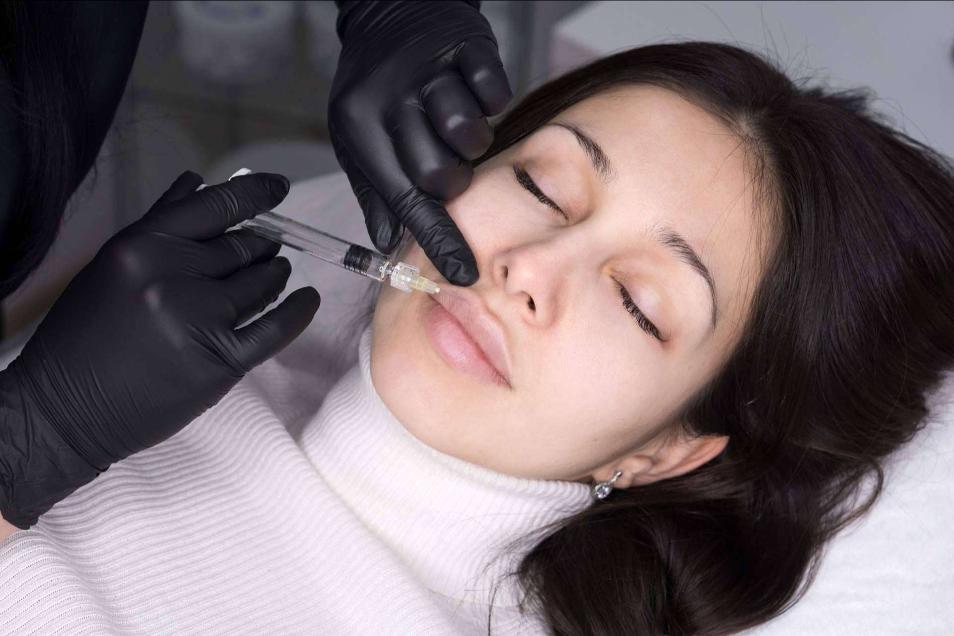 En Barcelona, el Dr. Carlos Zito realiza el aumento de labios