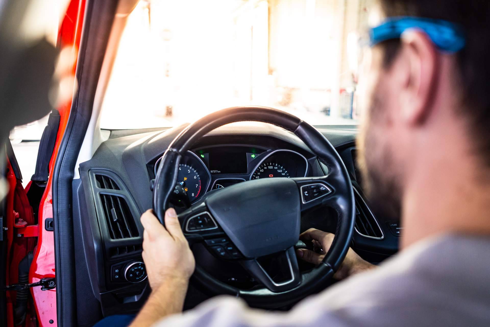 ¿Qué se debe saber antes de pasar la ITV en coches, furgonetas y vehículos industriales de ocasión?