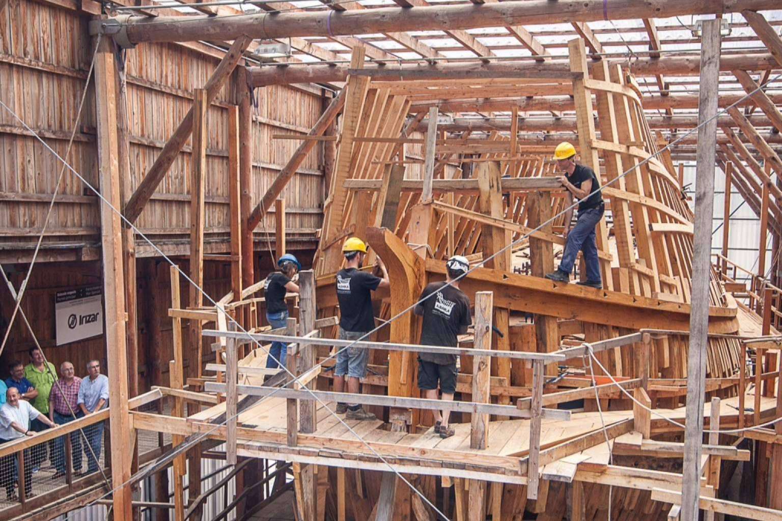 La empresa Ciudad San Sebastián ofrece salidas especiales a la factoría Albaola