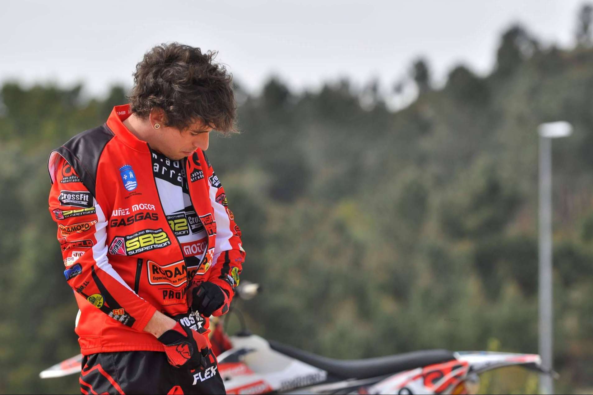 Encontrar chalecos para enduro y motocross en ADHESIVOSEMBARRADOS