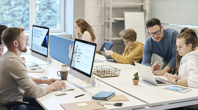 El teletrabajo pierde fuerza entre las empresas 1 Merca2.es oficina ip 800x445 1 Merca2.es