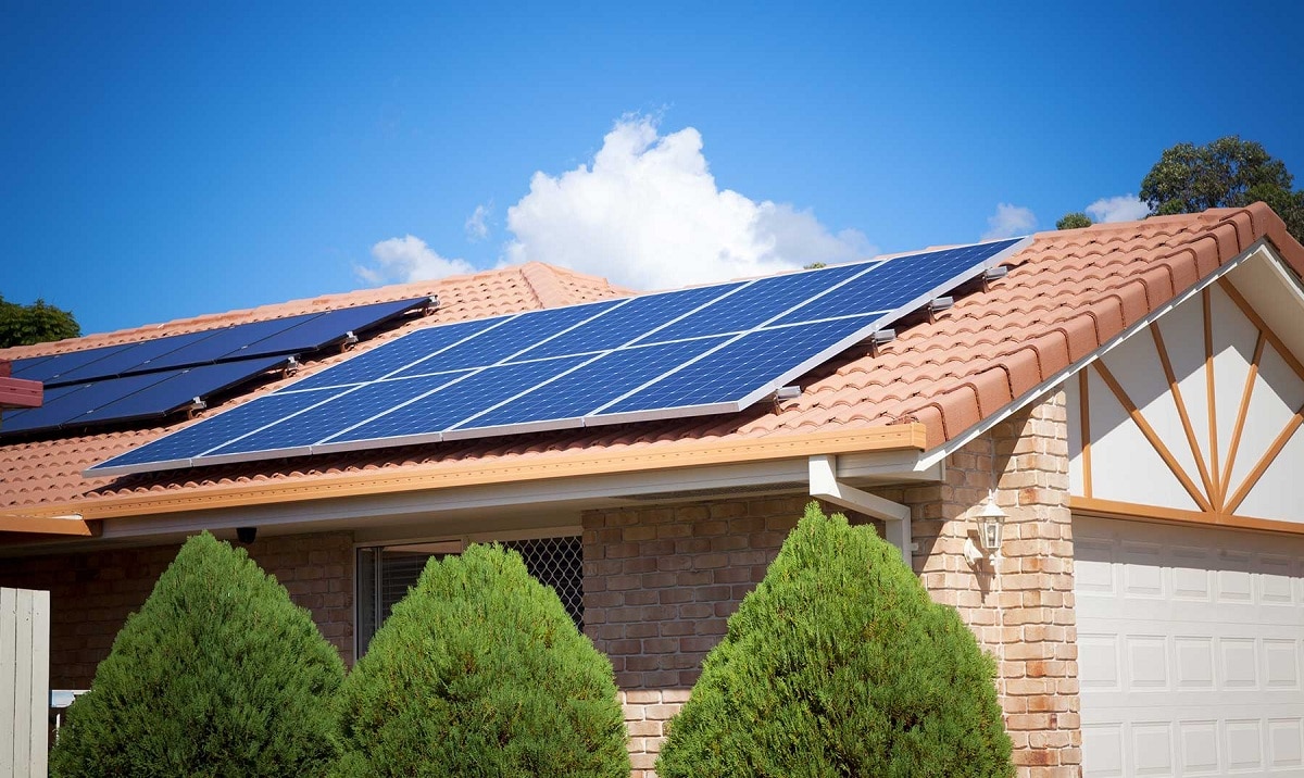 Cómo instalar paneles solares en tu vivienda