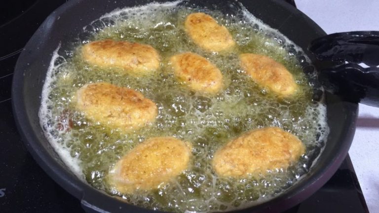 receta de croquetas de pollo freir las croquetas 848x477 1 768x432 1 Merca2.es
