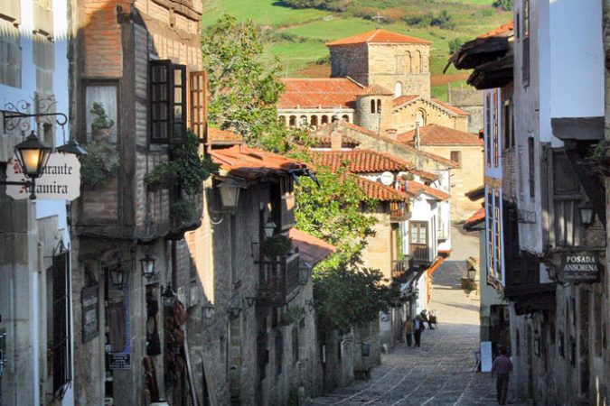 Los pueblos más bonitos de España para una escapada rural 7 Merca2.es santillana Merca2.es