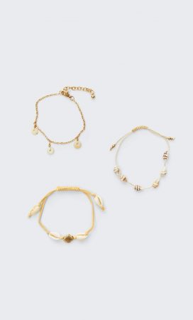 El collar de Stradivarius que parece de oro solo cuesta 7,99 euros 3 Merca2.es set pulseras stradivarius 3 Merca2.es