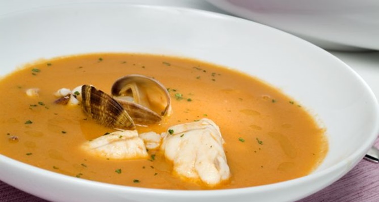 Sopa de pescado Dani García clásico