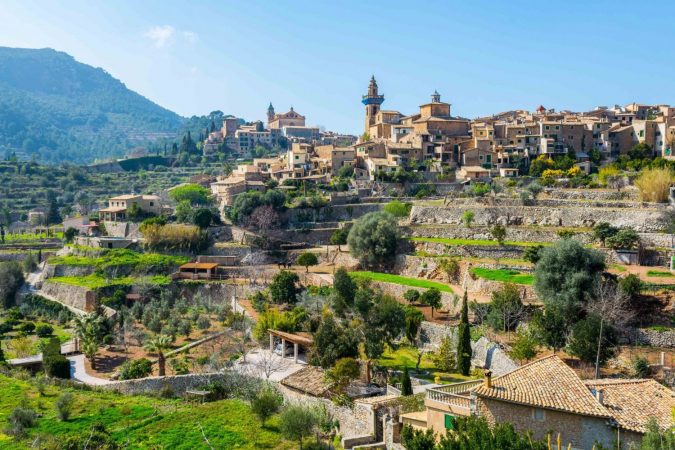 Los pueblos más bonitos de España para una escapada rural 19 Merca2.es valldemossa Merca2.es