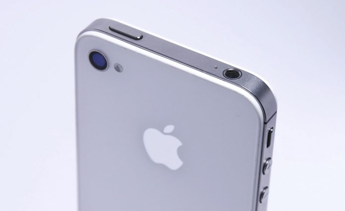 Esta es la demanda que puedes hacerle a Apple si tienes un iPhone 4s