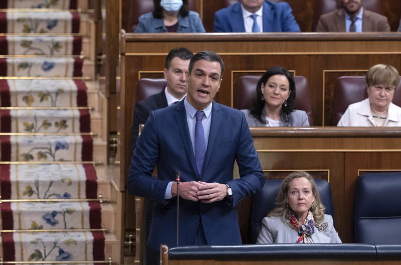 Sánchez defiende «acelerar» el despliegue de energía renovable