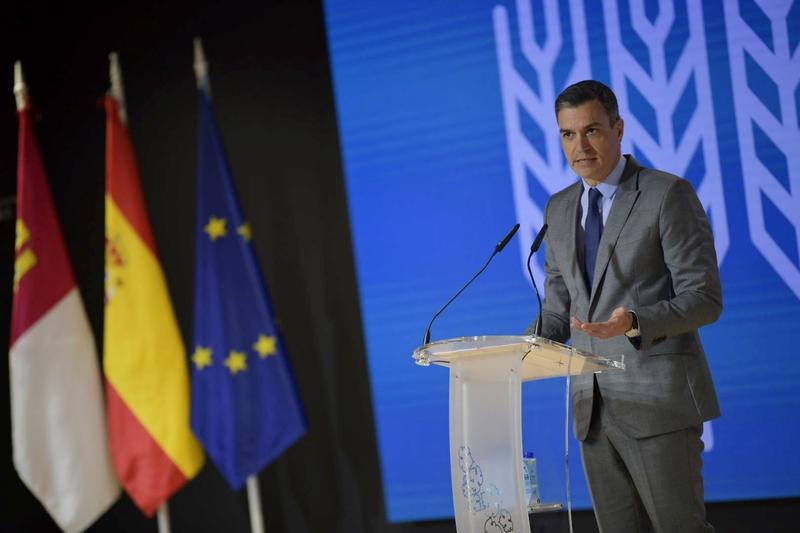 Sánchez anuncia 800 millones extra para sector agroalimentario
