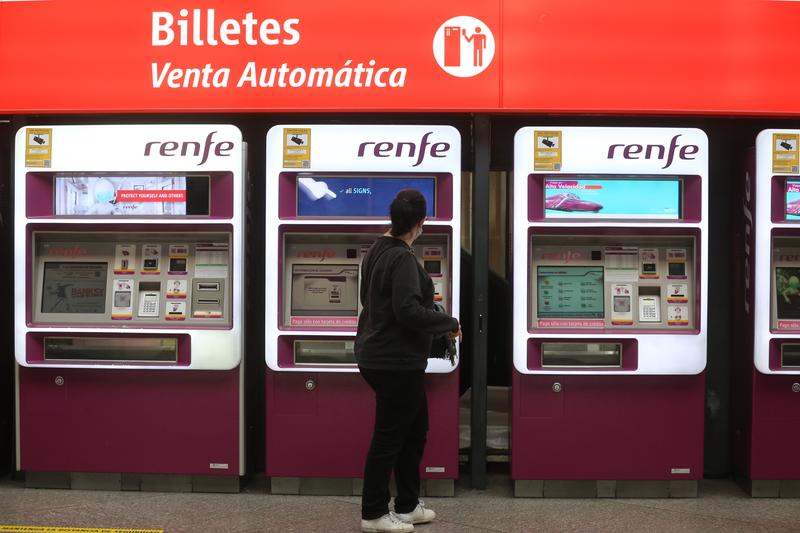 Renfe invierte más de 13 millones de euros en nuevos servicios de atención remota en estaciones