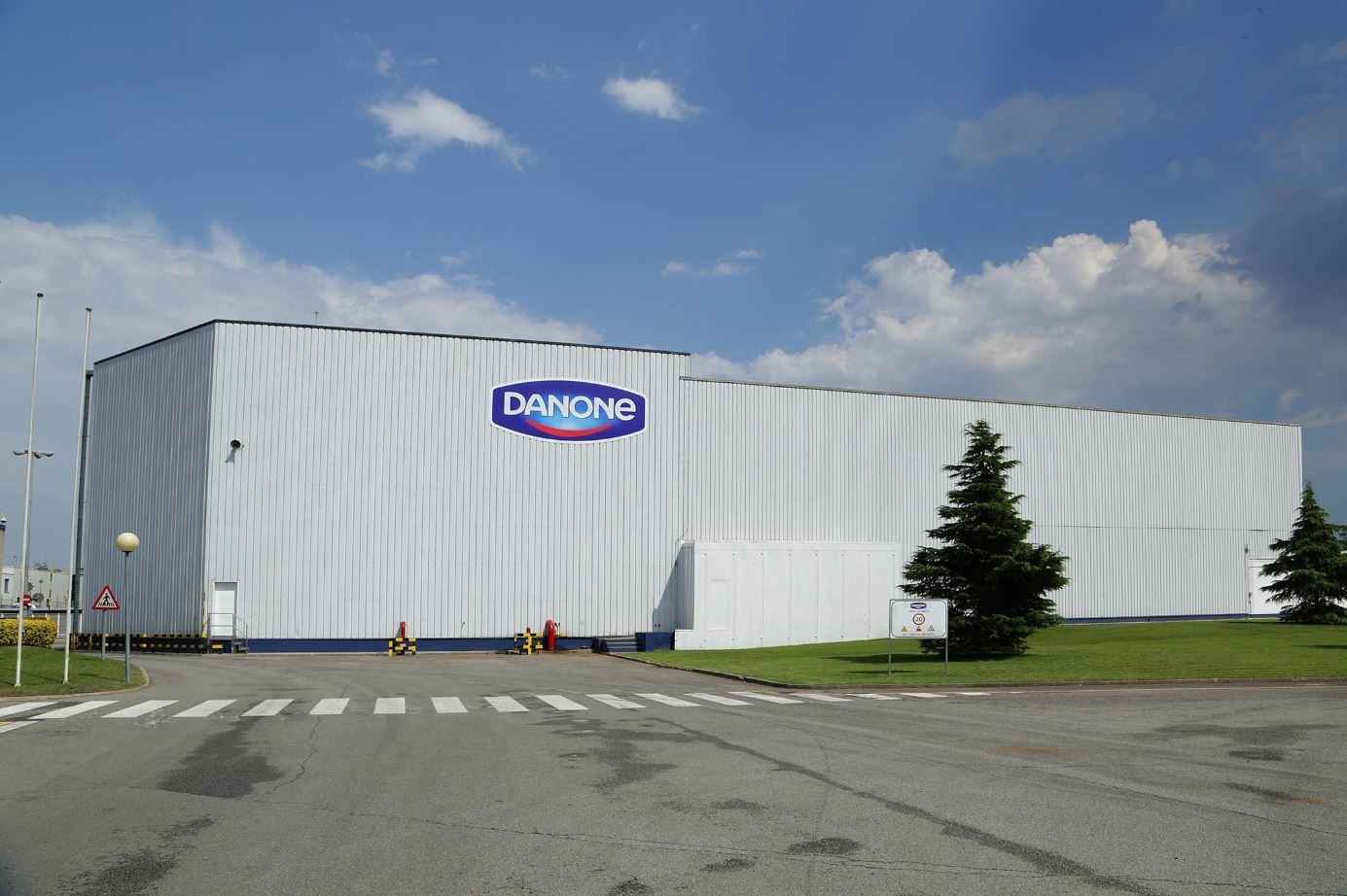 Danone, a vueltas con la leche asturiana