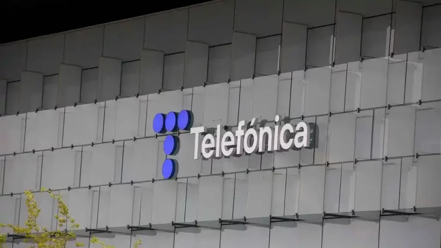 Telefónica cierra un buen 2022 a la espera de la subida de precios