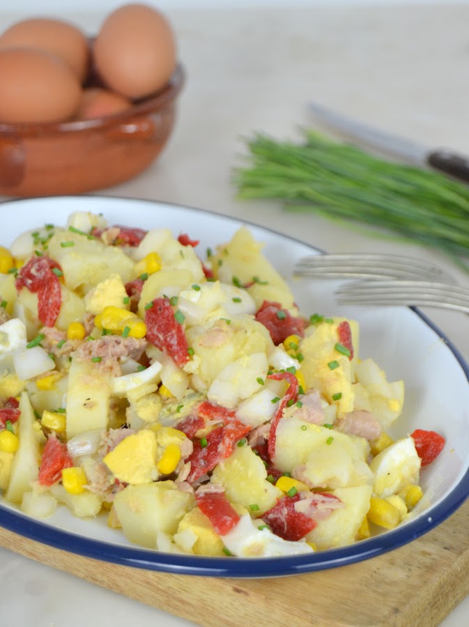 Esta ensalada de patatas es una opción fresca para el verano
