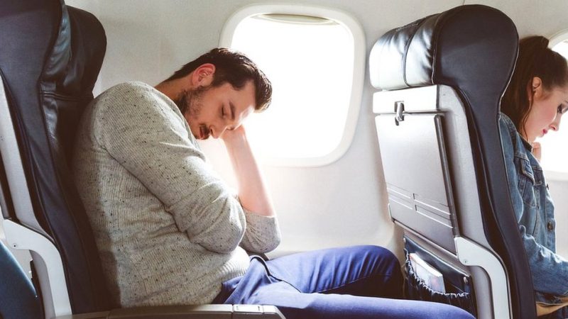dormir avión Merca2.es