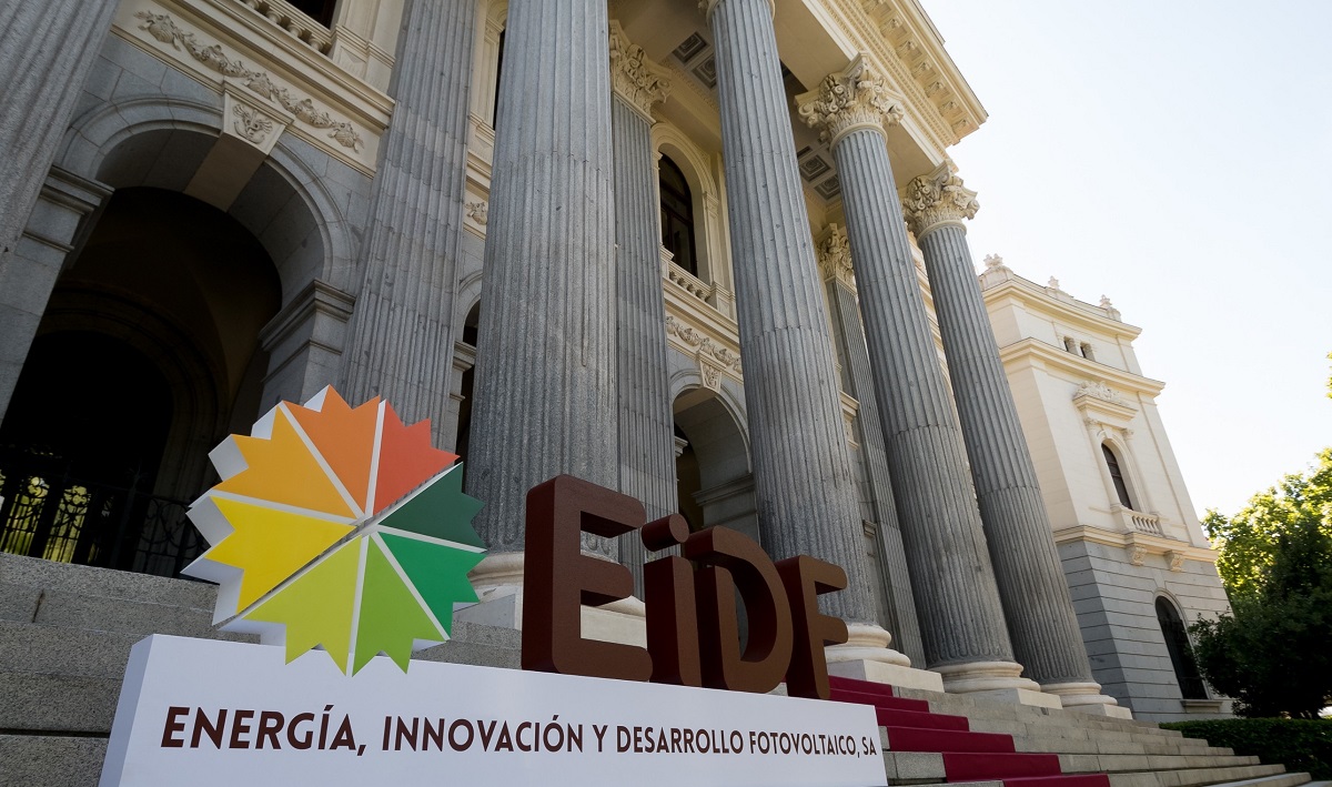 Romero calma las aguas y EiDF recupera un 34% tras el viernes negro