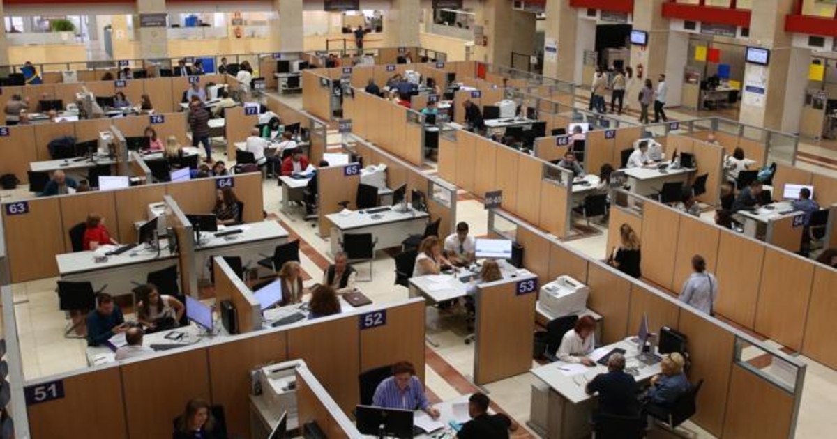 Los privilegios que tienen los funcionarios respecto a otros trabajadores