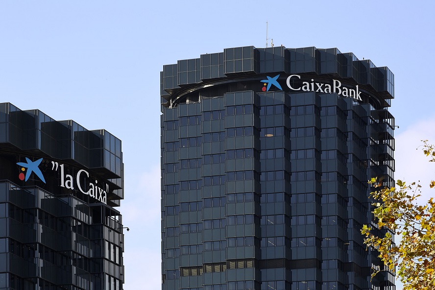 Caixabank y la Fundación compiten por la reputación perfecta
