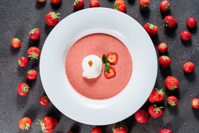 Este gazpacho de fresas está mucho más rico que el tradicional 6 Merca2.es gazpacho de fresas Merca2.es