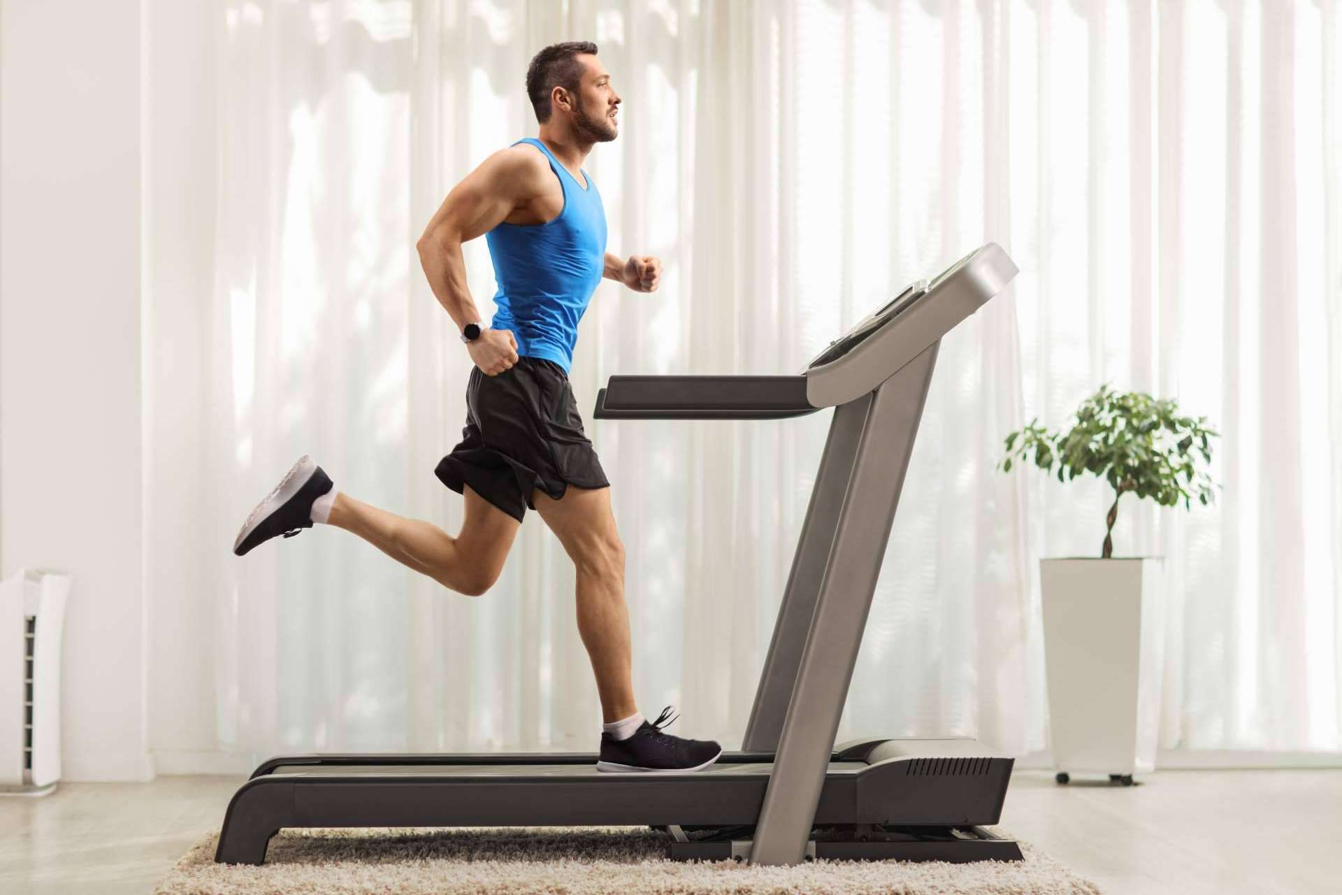 Practicar deporte en el hogar con el equipamiento deportivo de StopWay