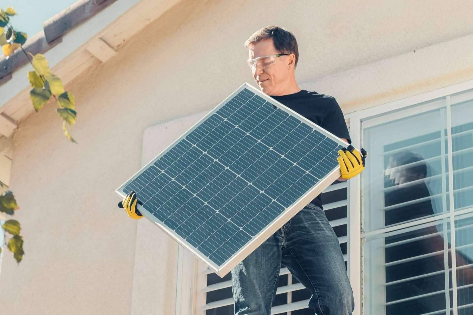 SOLARINSTALA explica cuánto se puede llegar a ahorrar con la instalación de paneles solares para uso doméstico