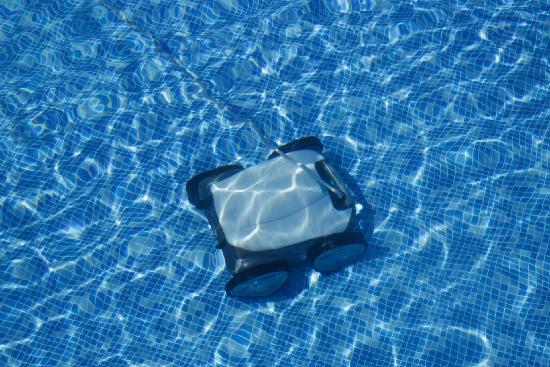 Swimhome dispone de robot limpiafondos automatizados de piscinas