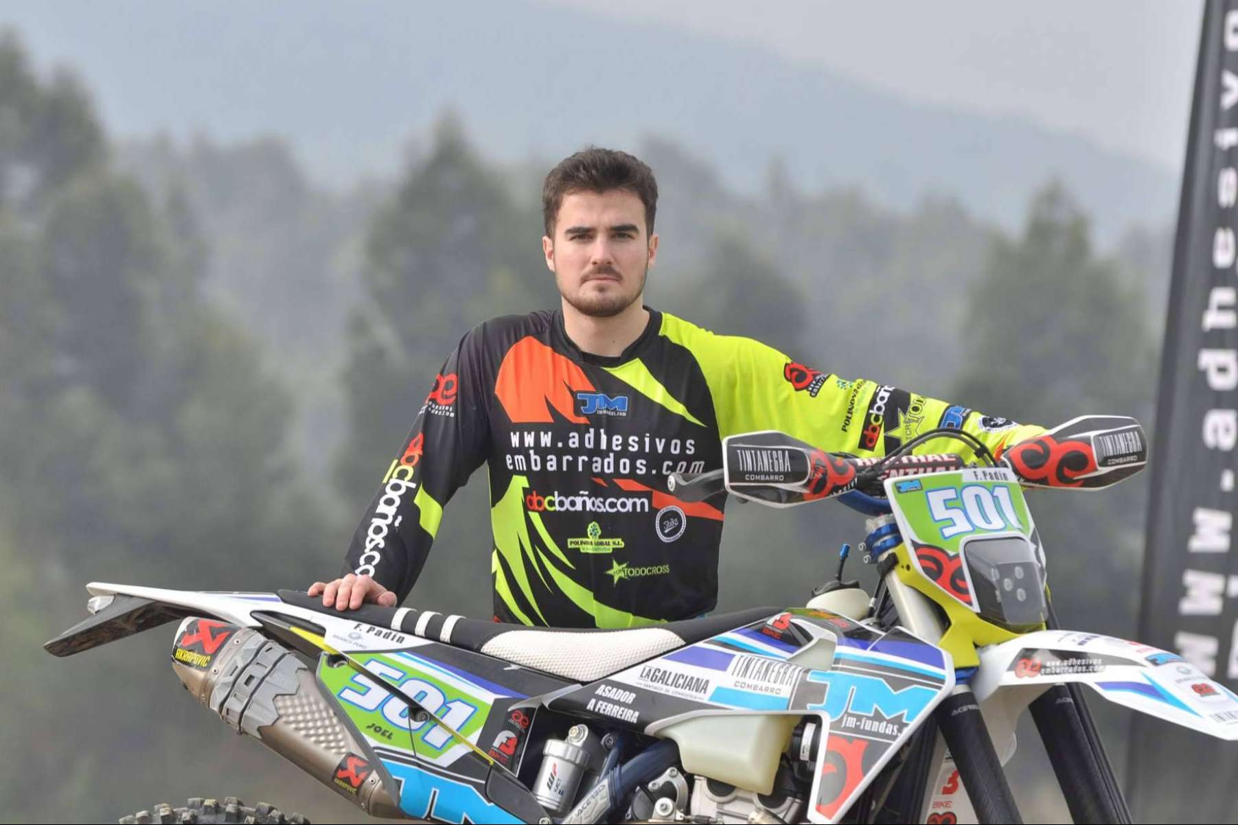 Adhesivos Husqvarna para personalizar la moto